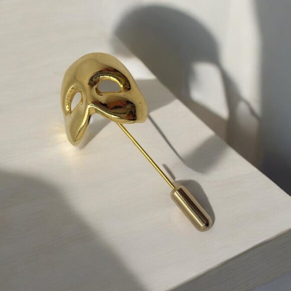 Vintage MONET Phantom of the Opera Mask Pin Gold Plated Signed Designer Jewelry - Picture 6 of 10